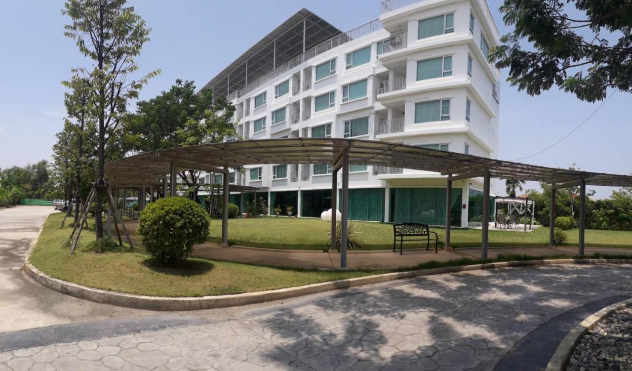 The White Garden Premier Saraburi Hotel Ban Dao Ruang  Exterior photo