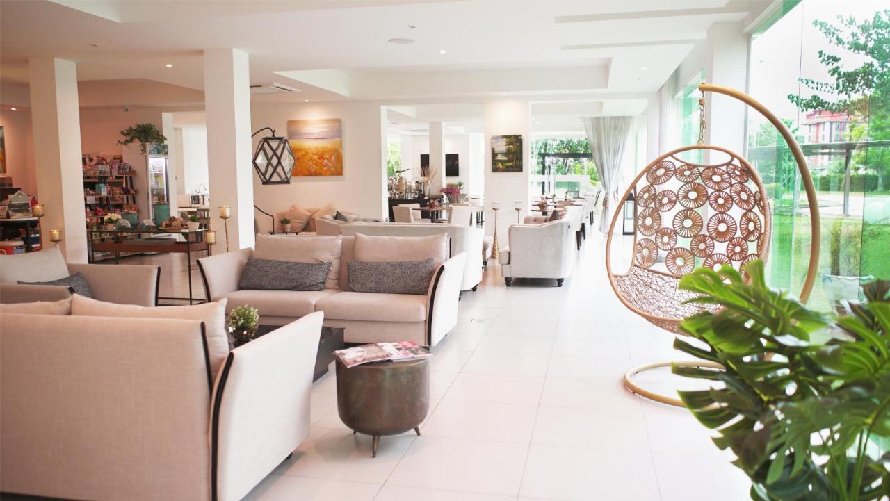 The White Garden Premier Saraburi Hotel Ban Dao Ruang  Exterior photo